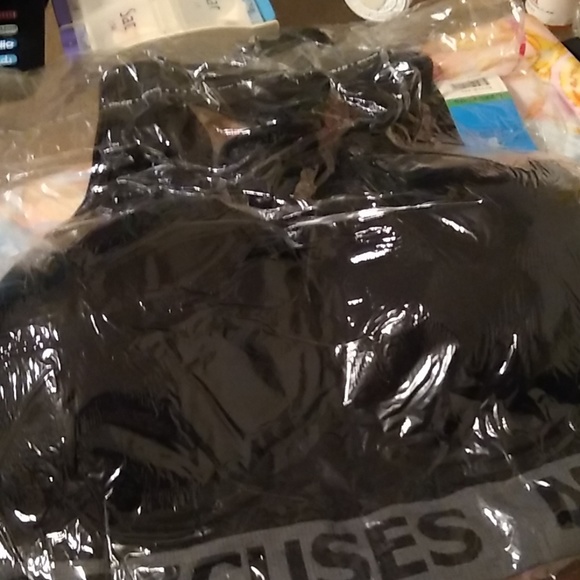 Set of 6 sports bras - Picture 5 of 6